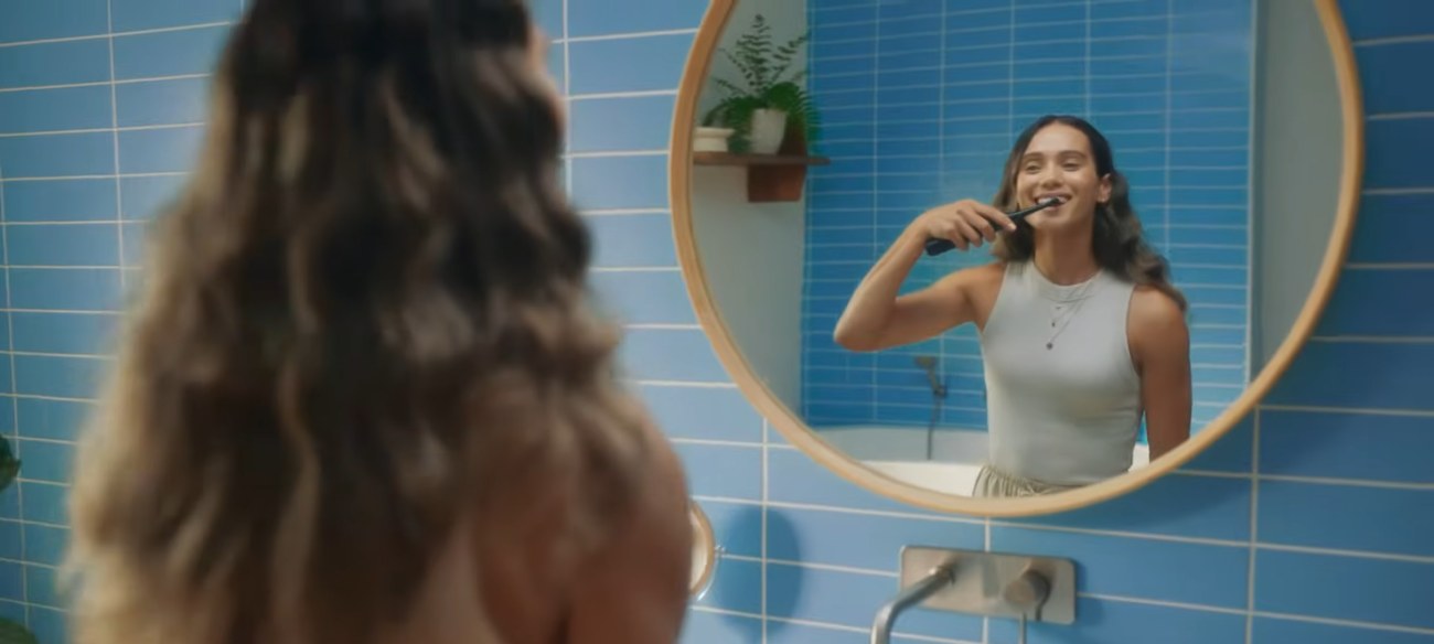 Oral-B — tiled bathroom built around a round mirror