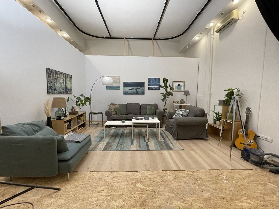 The finished living room, fully dressed